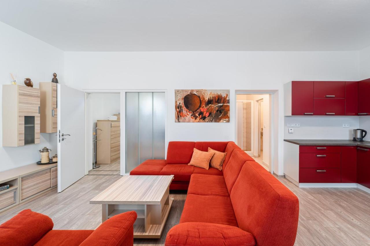 Apartment Yogiam Slavkov u Brna Luaran gambar